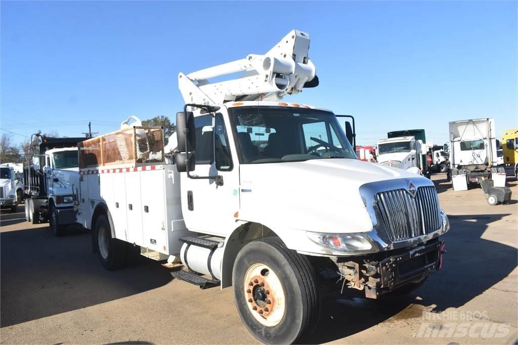 Altec TA41M Truck mounted platforms