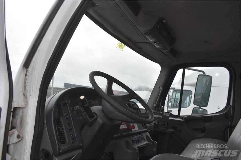 Altec TA41M Truck mounted platforms