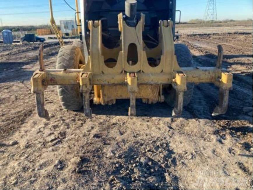 CAT 140M2 Graders