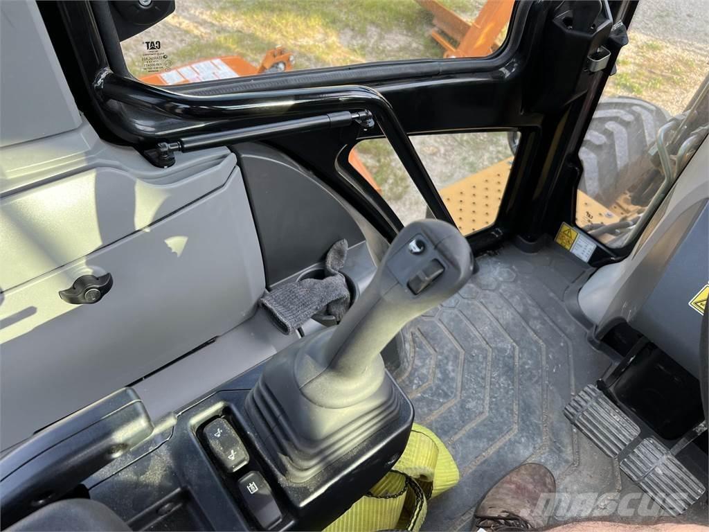 CAT 420 XE Backhoe