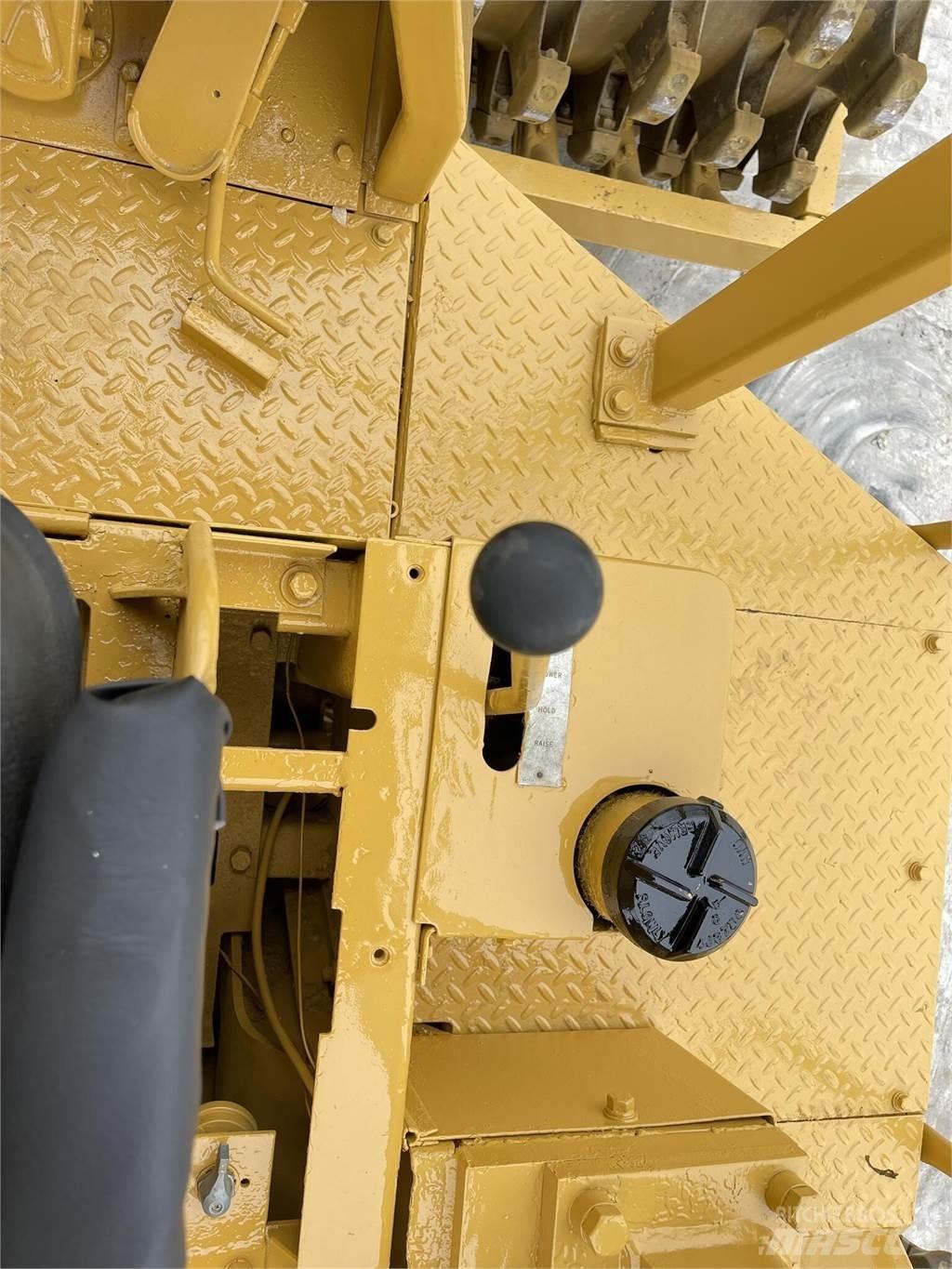 CAT 815 Waste compactors