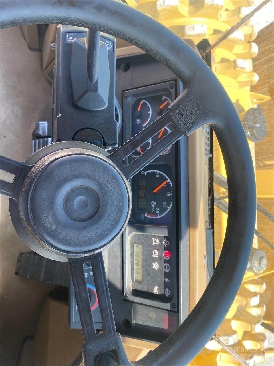 CAT 815F Waste compactors