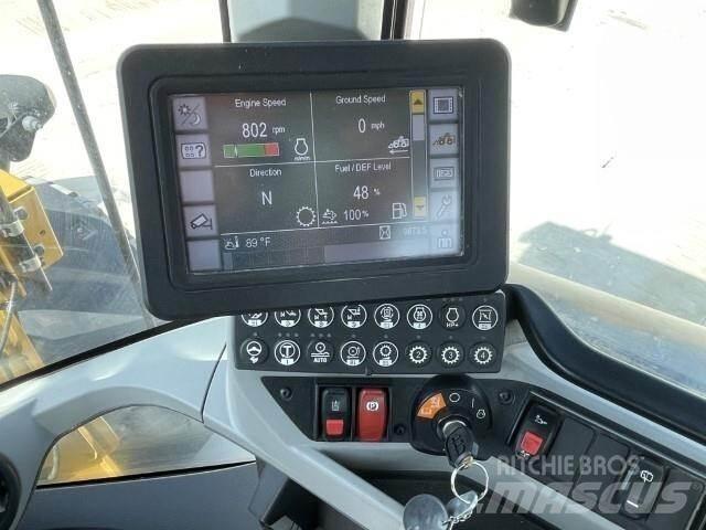CAT 938M Wheel loaders