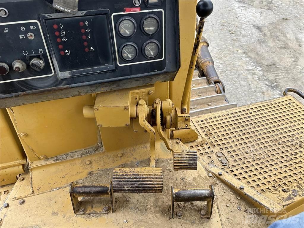 CAT D8N Crawler dozers