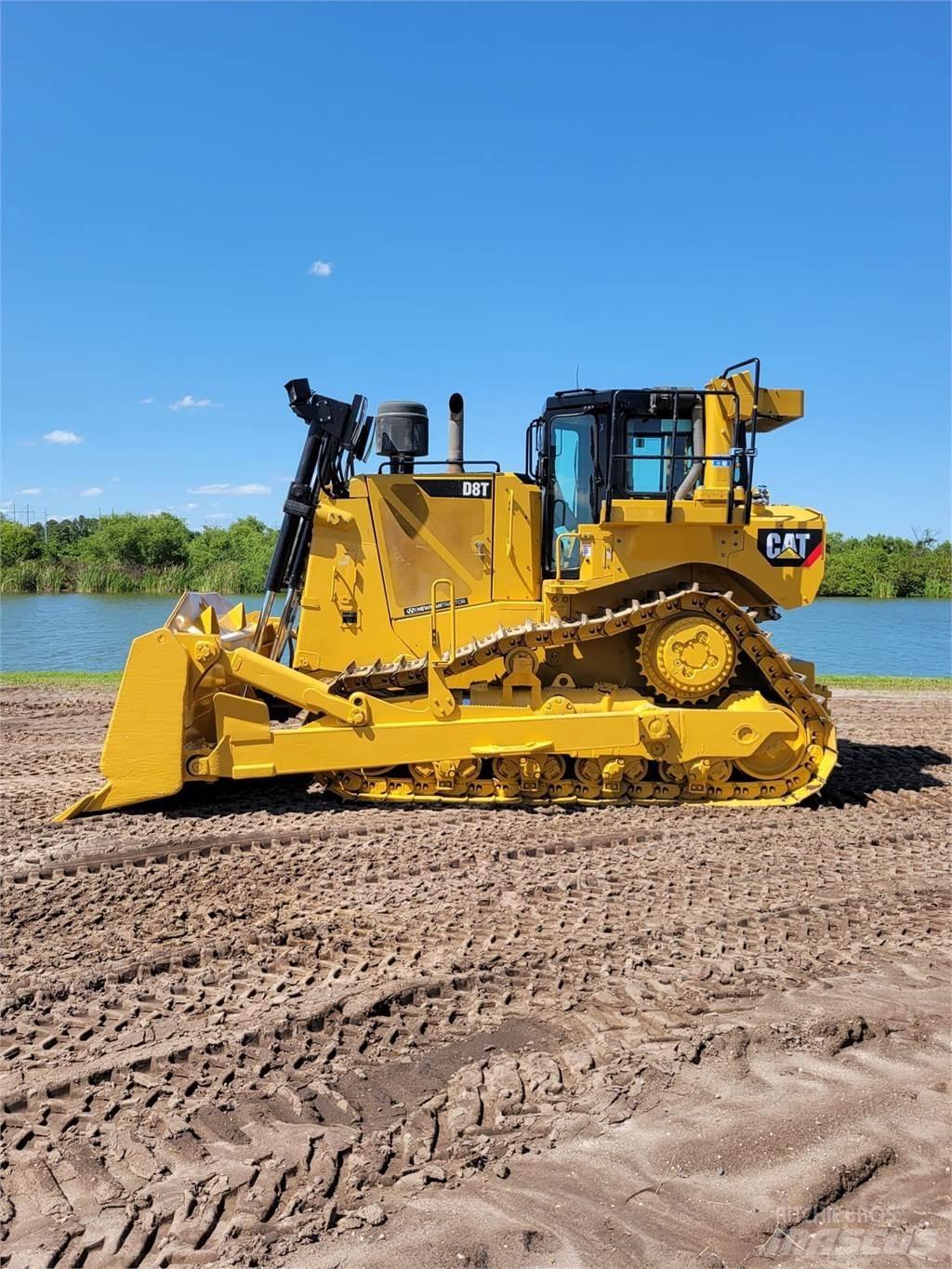 CAT D8T Crawler dozers