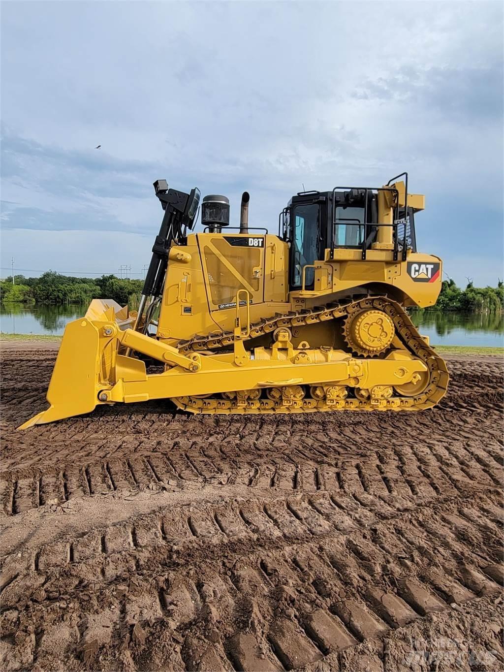 CAT D8T Crawler dozers
