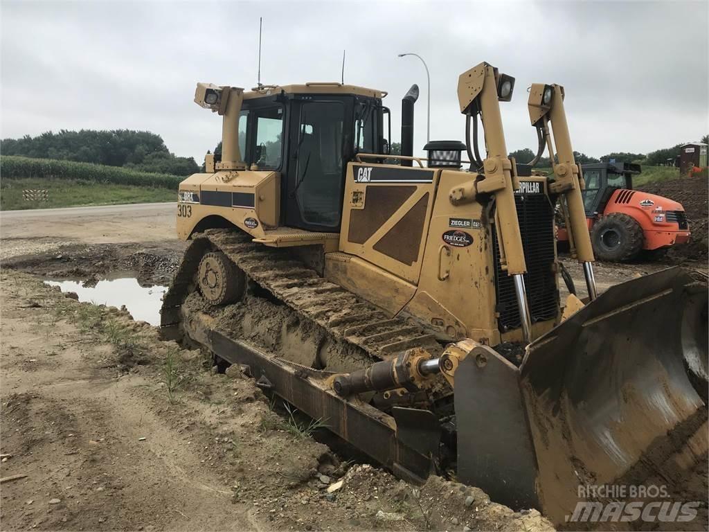 CAT D8T Crawler dozers