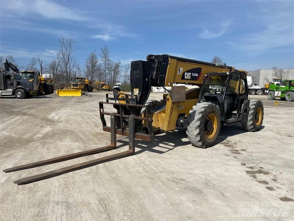 CAT TL1255D Telescopic handlers