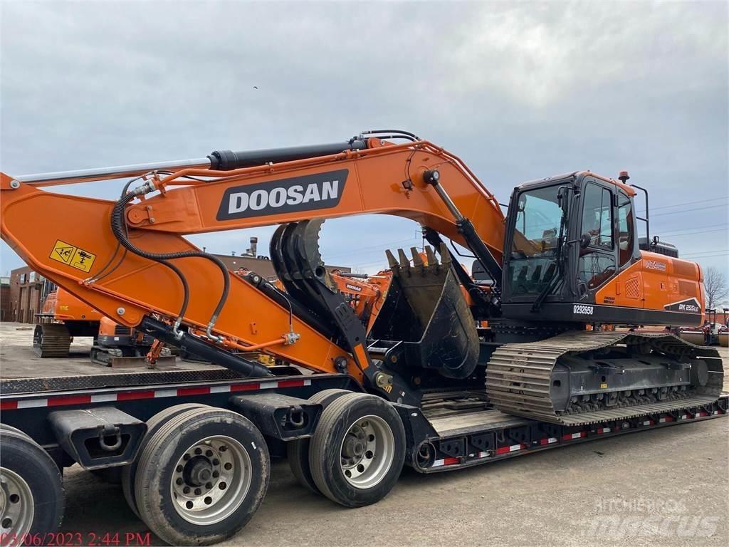 Develon DX255 LC-7 Crawler excavators