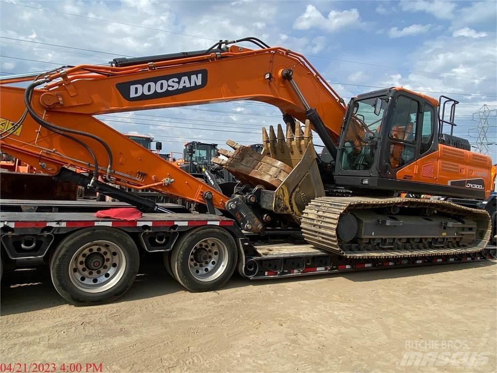 Develon DX300 LC-5 Crawler excavators