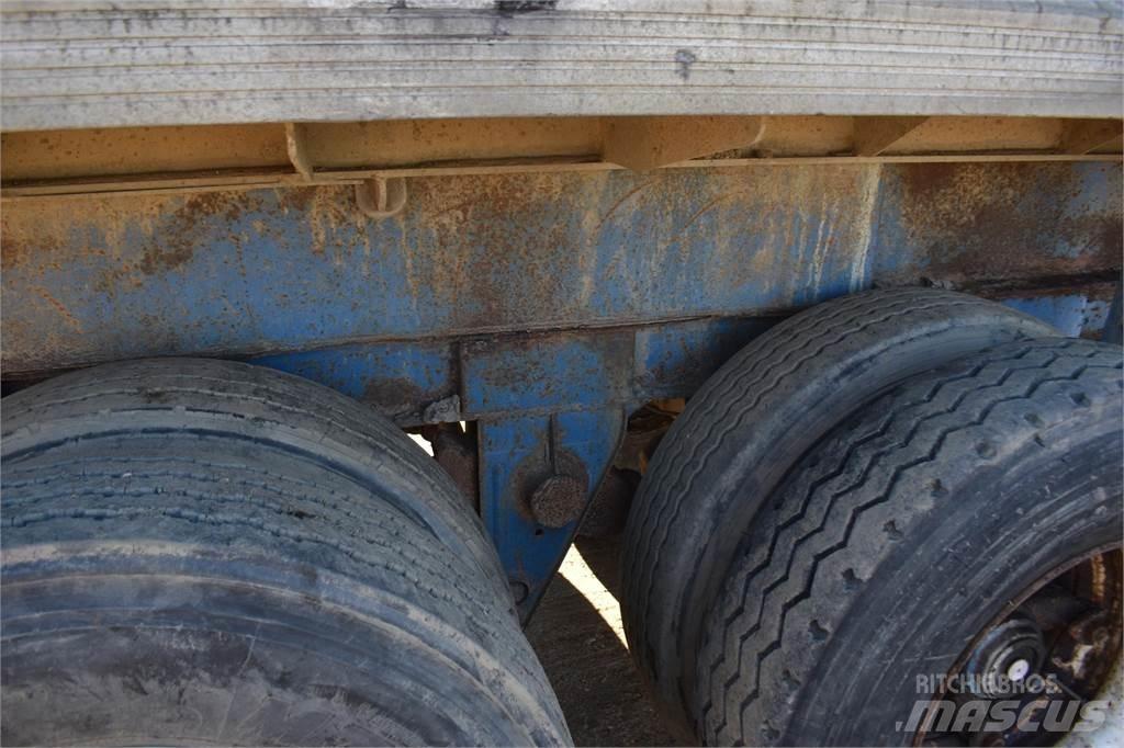 East Mfg  Tipper trailers