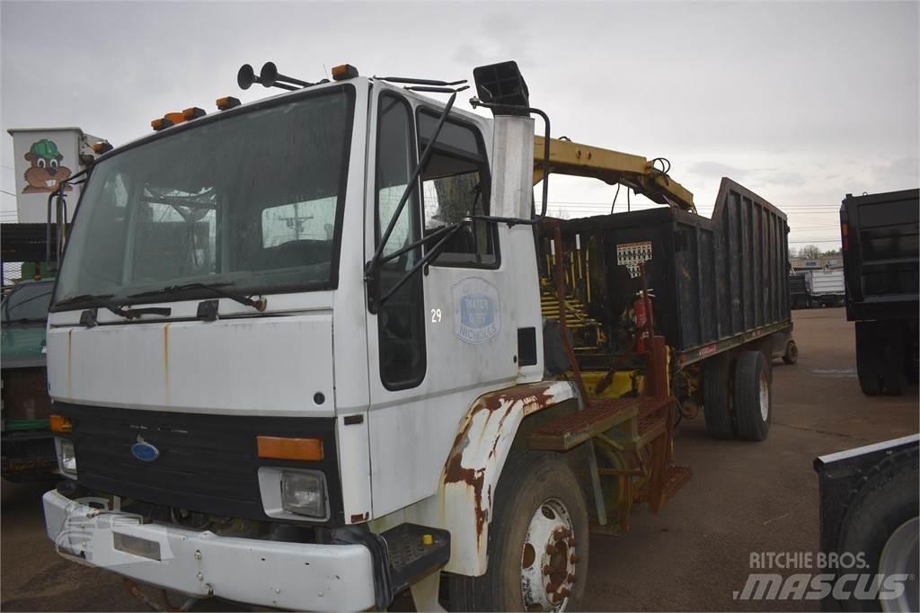 Ford CF8000 Truck mounted cranes