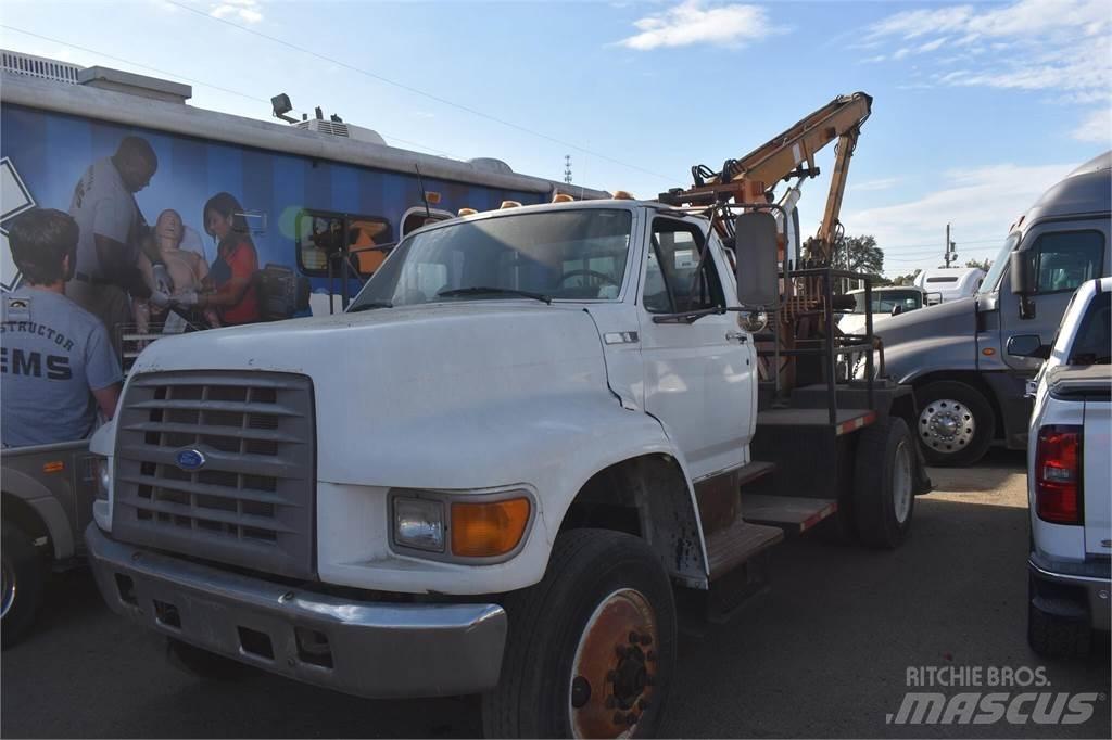 Ford F800 Truck mounted cranes