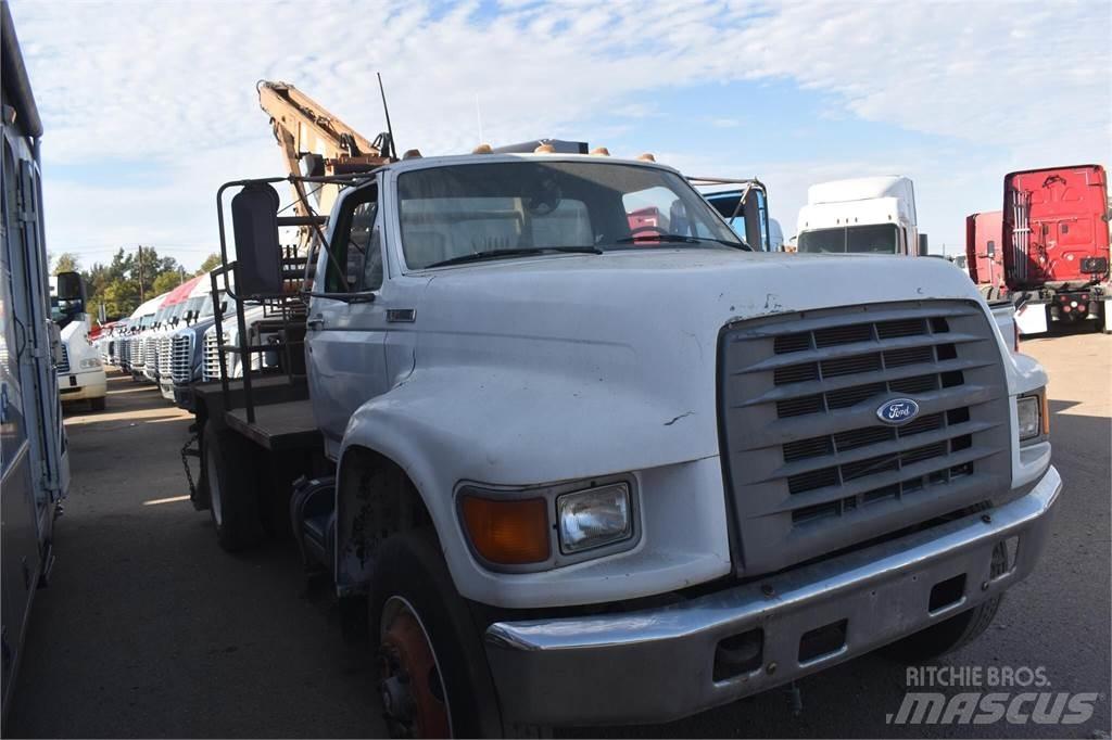 Ford F800 Truck mounted cranes