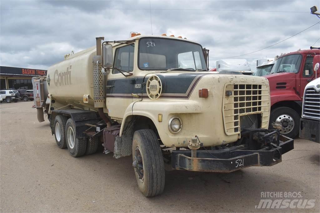 Ford L8000 Tanker trucks