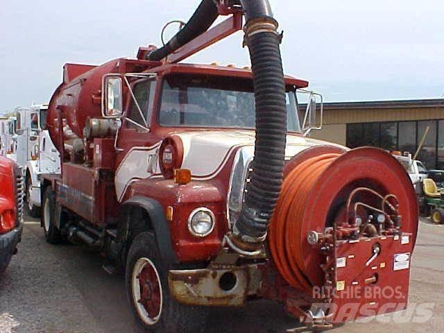 Ford L8000 Tanker trucks