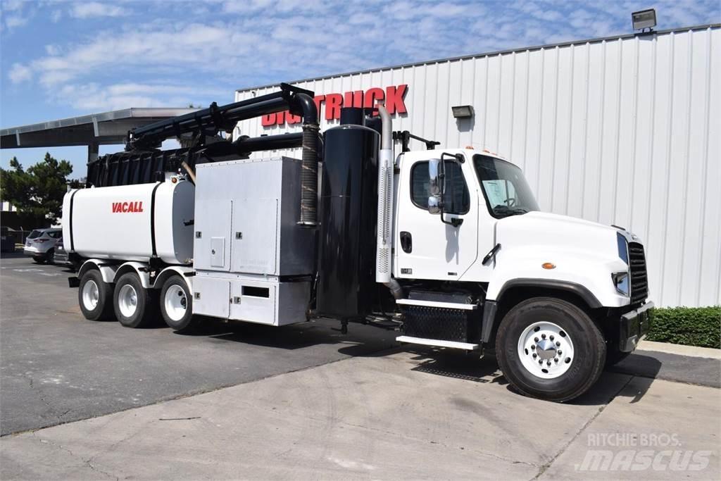 Freightliner 114SD Tanker trucks