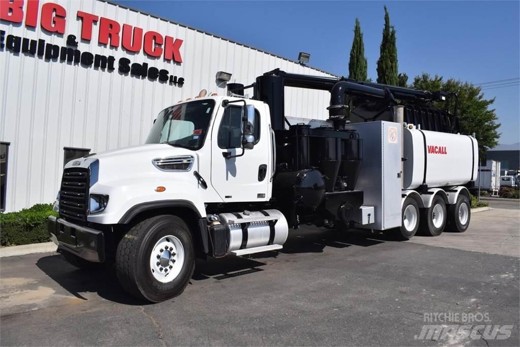 Freightliner 114SD Tanker trucks