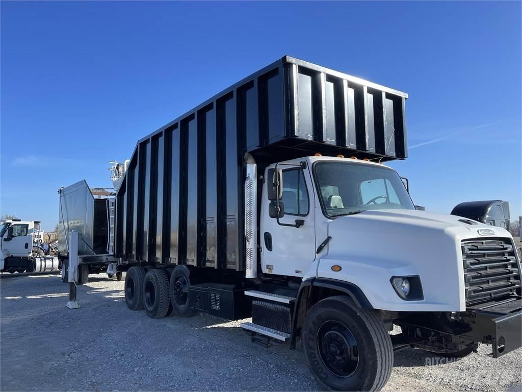 Freightliner 114SD Truck mounted cranes