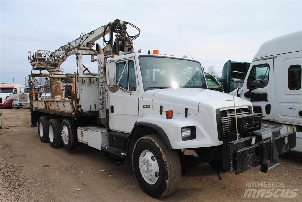 Freightliner FL80 Truck mounted cranes