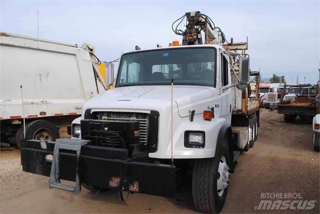 Freightliner FL80 Truck mounted cranes