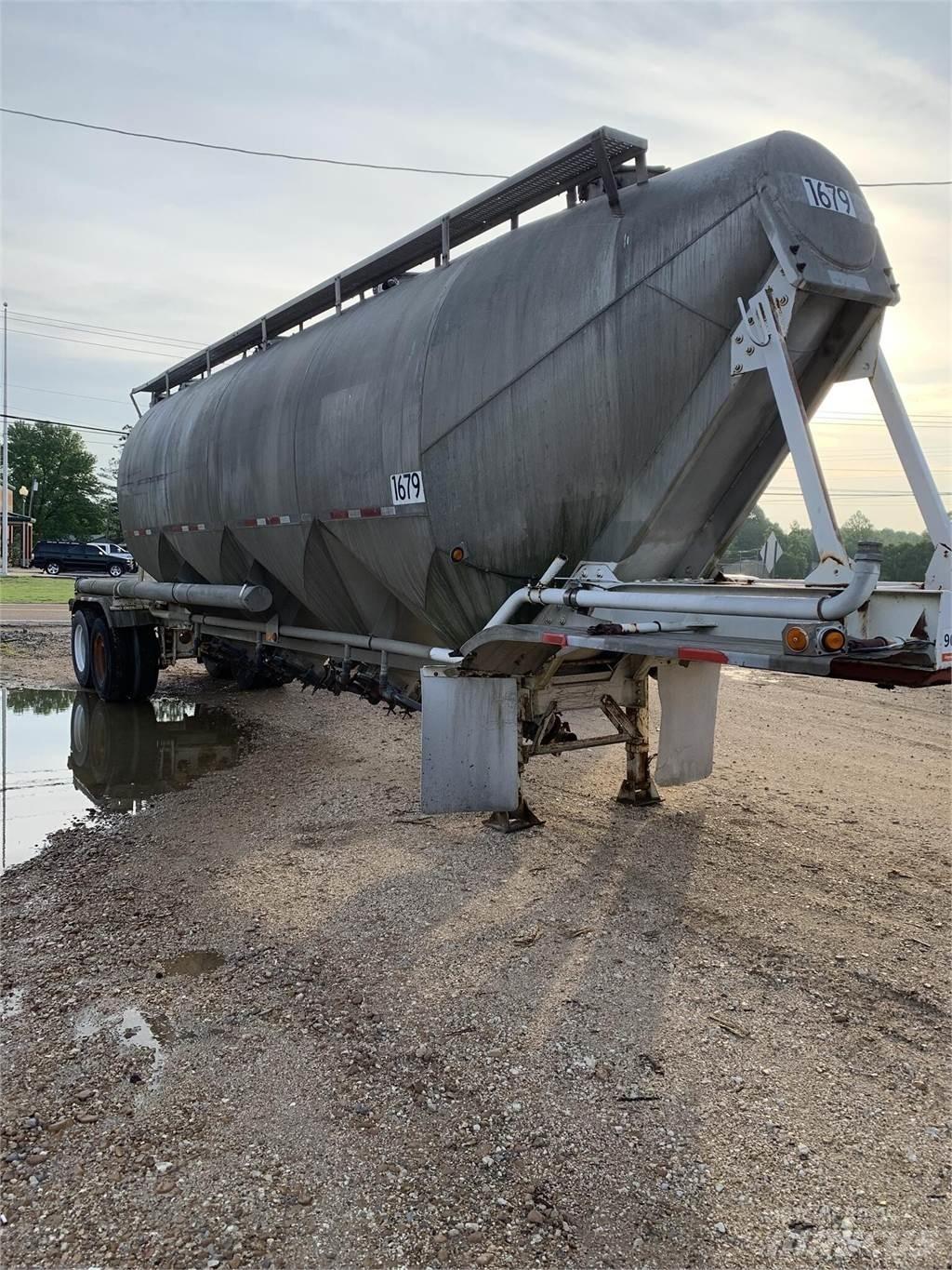 Fruehauf  Tanker trailers