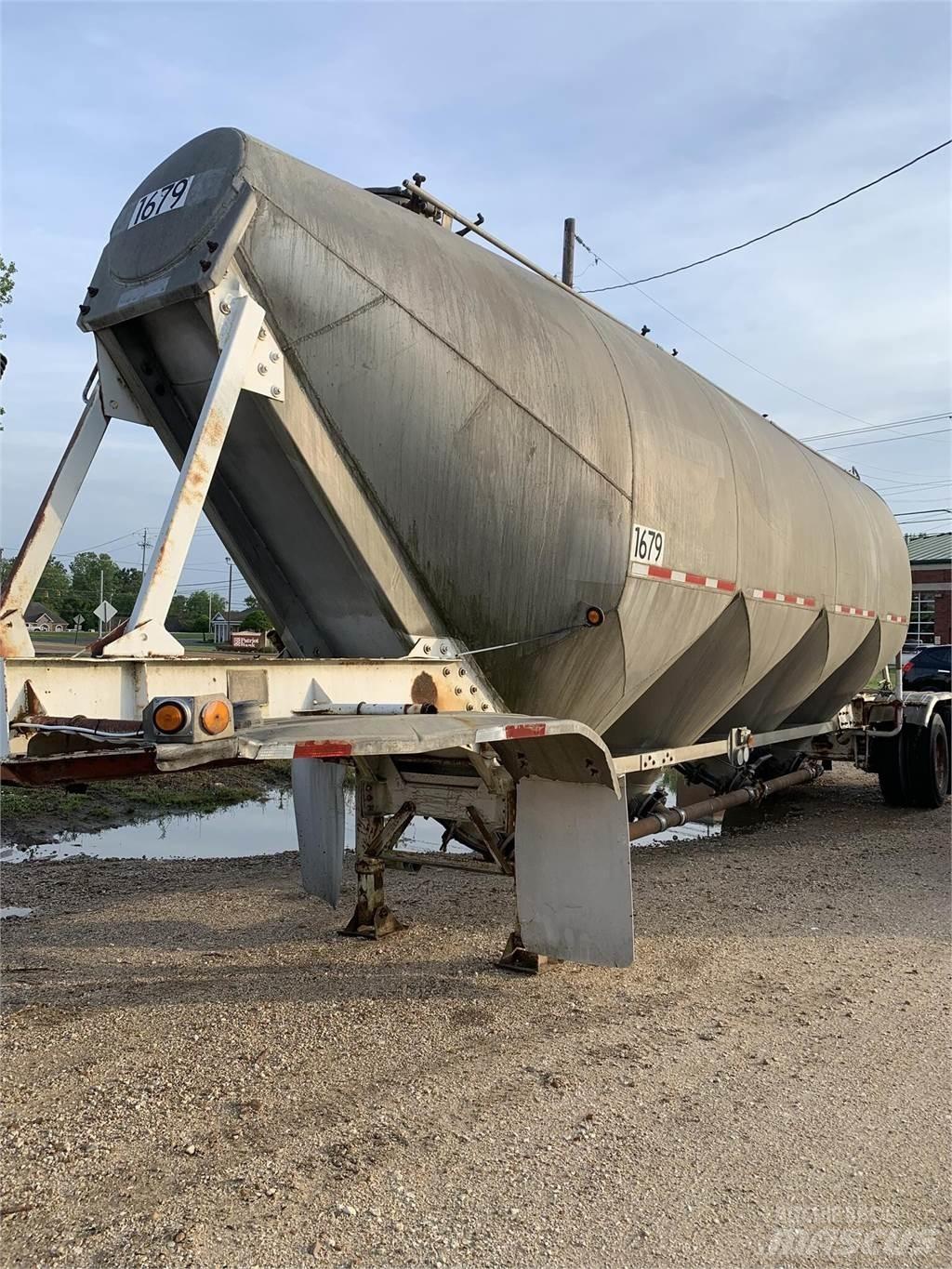 Fruehauf  Tanker trailers