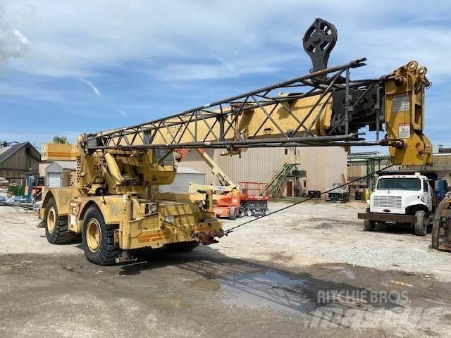 Grove RT528C Rough terrain cranes
