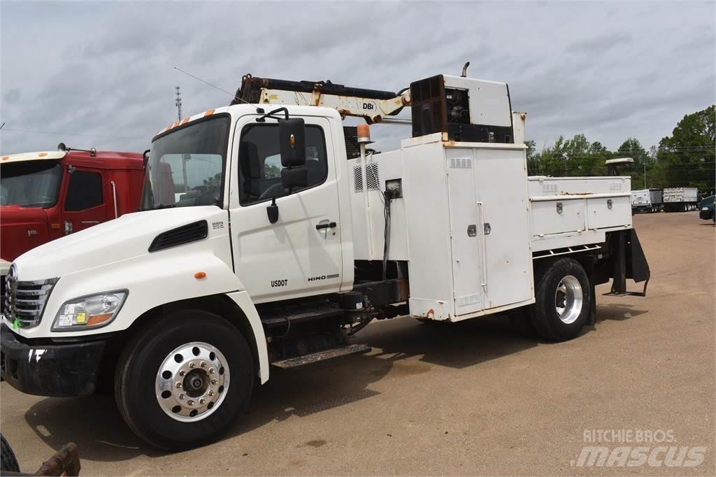 Hino 338 Municipal / general purpose vehicles