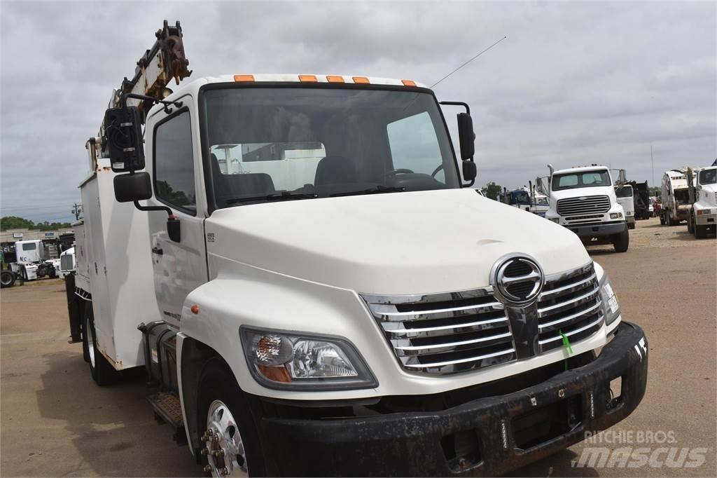Hino 338 Municipal / general purpose vehicles