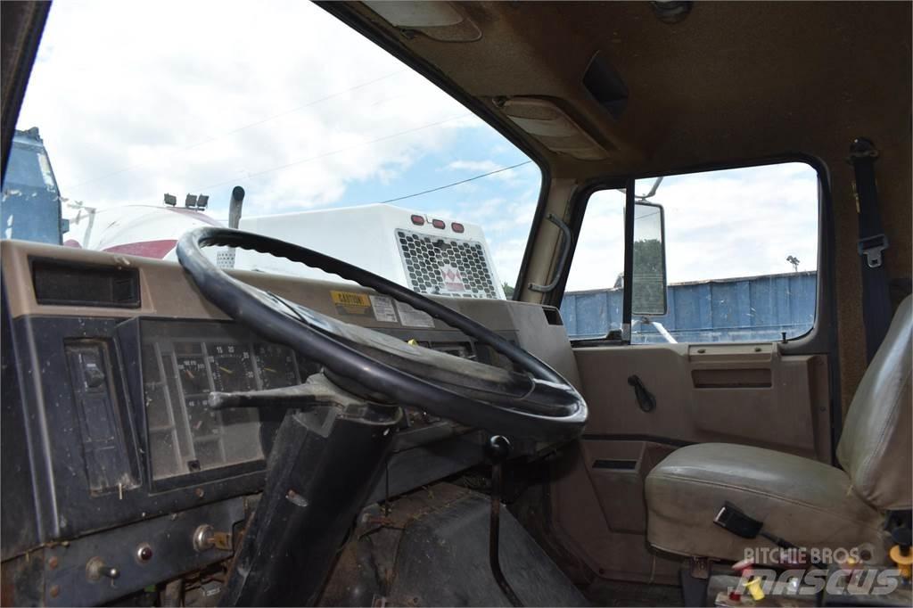 International 4900 Tipper trucks