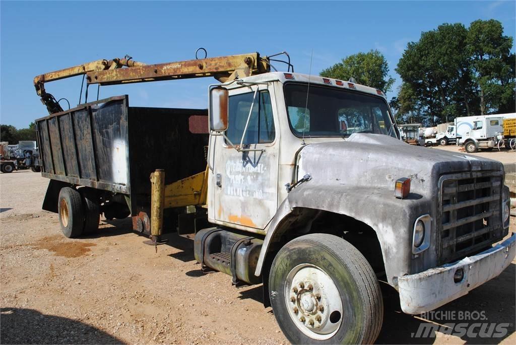 International S1900 Truck mounted cranes