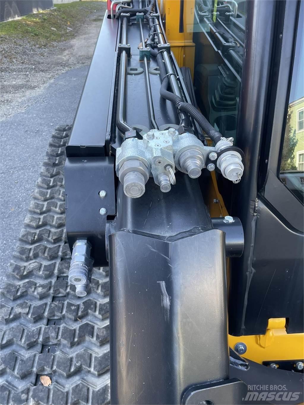 JCB 3TS-8T Skid steer loaders