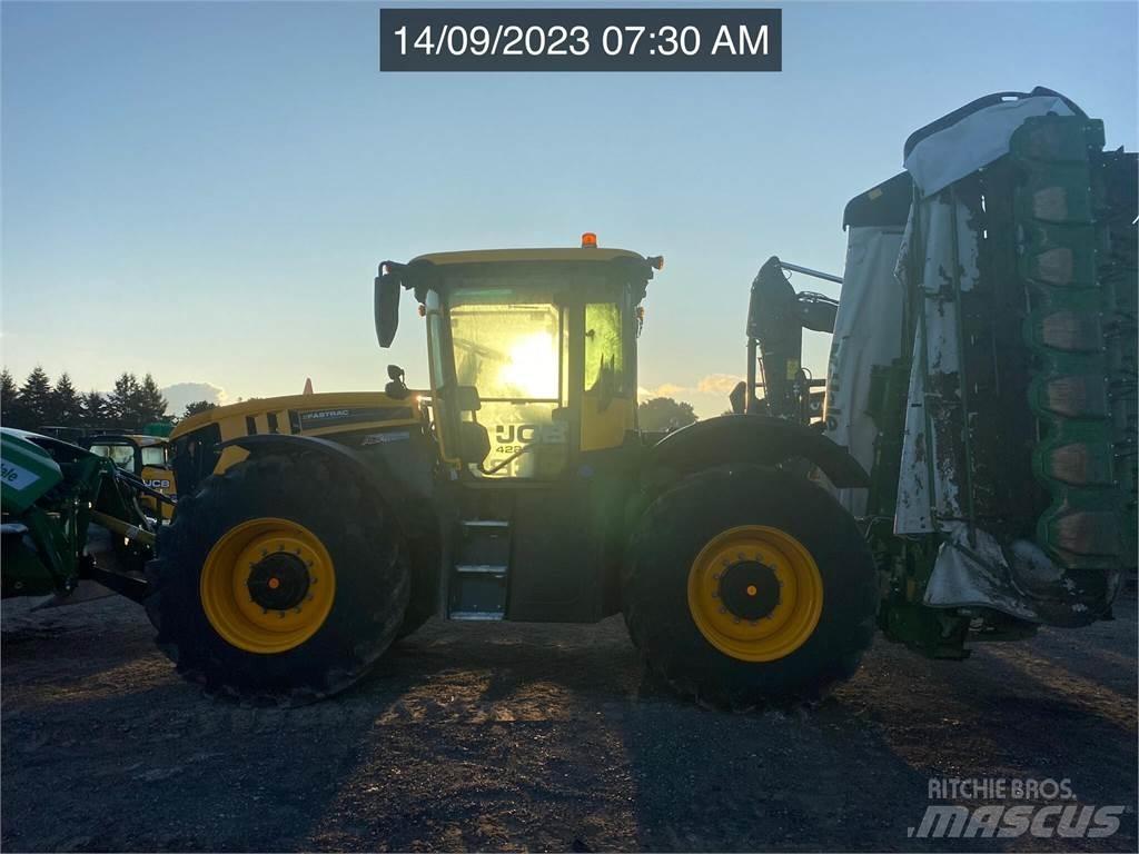 JCB FASTRAC 4220 Tractors