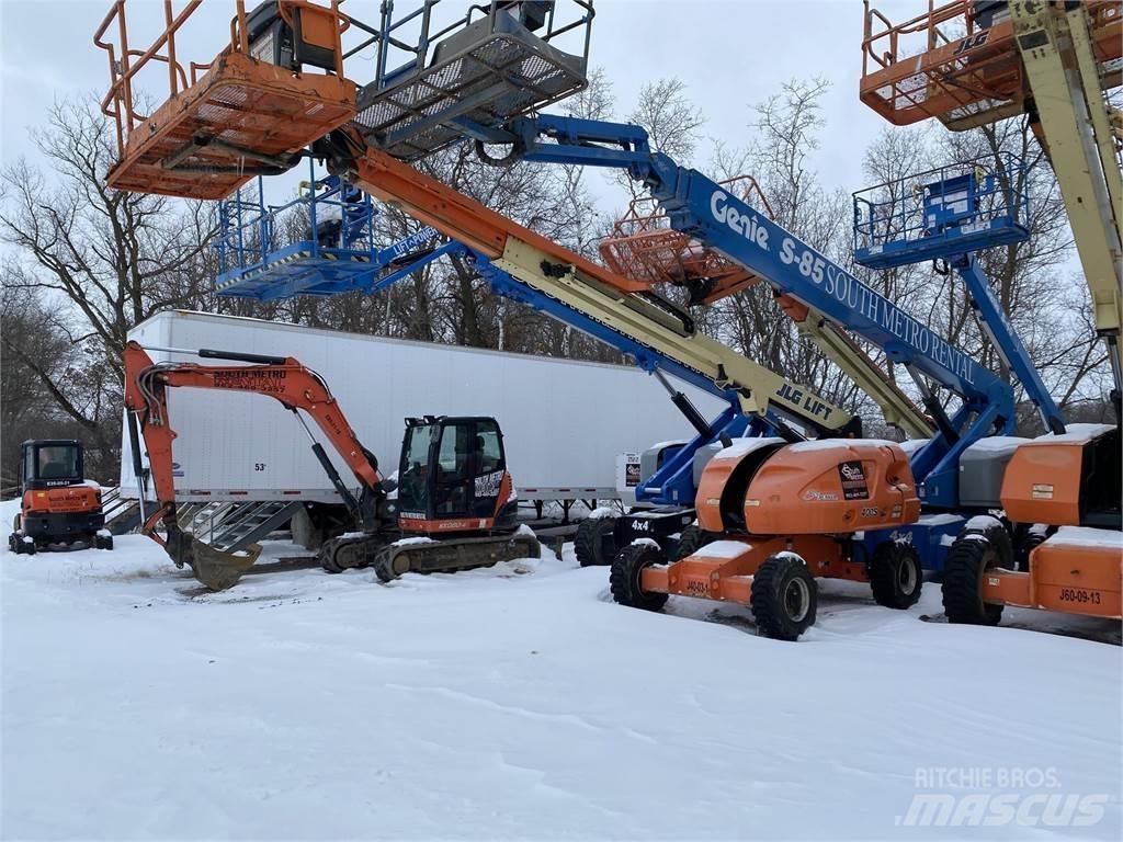 JLG 400S Telescopic boom lifts