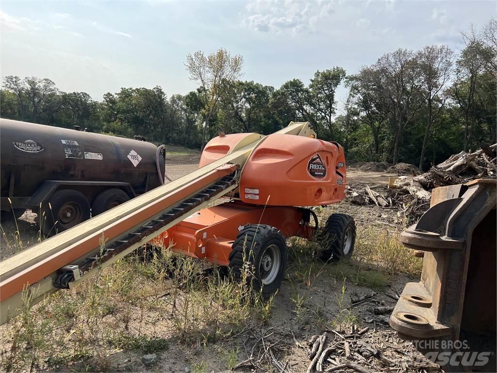 JLG 400S Telescopic boom lifts