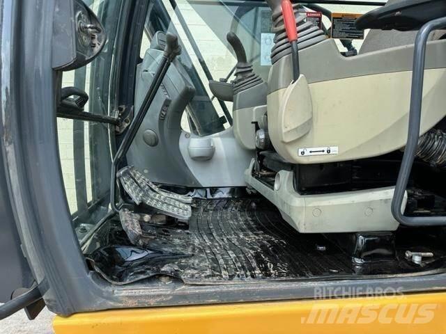 John Deere 210G LC Crawler excavators