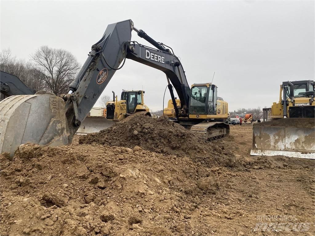 John Deere 350D LC Crawler excavators