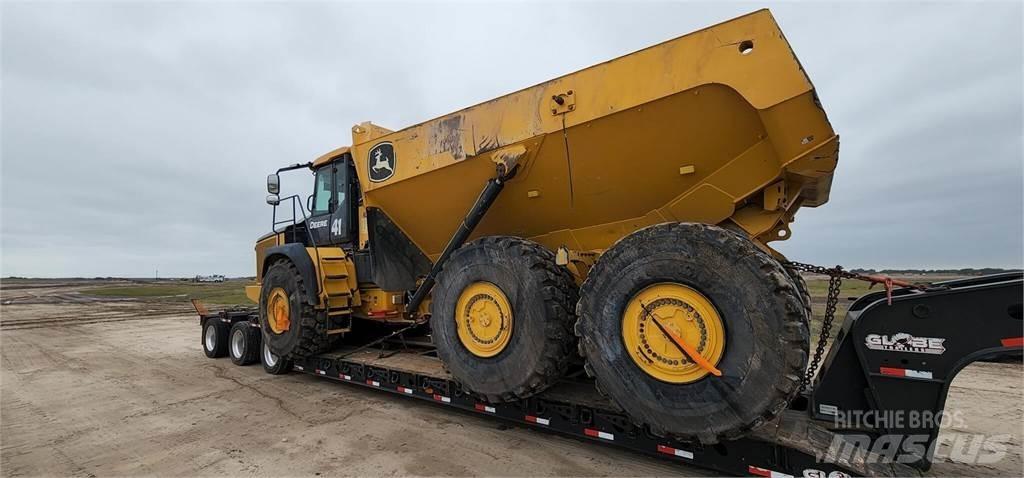 John Deere 460E Water bowser
