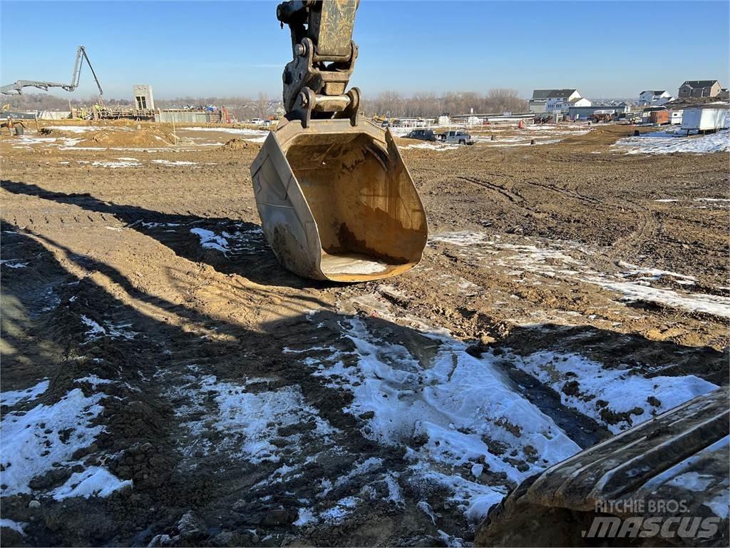 John Deere 470G LC Crawler excavators