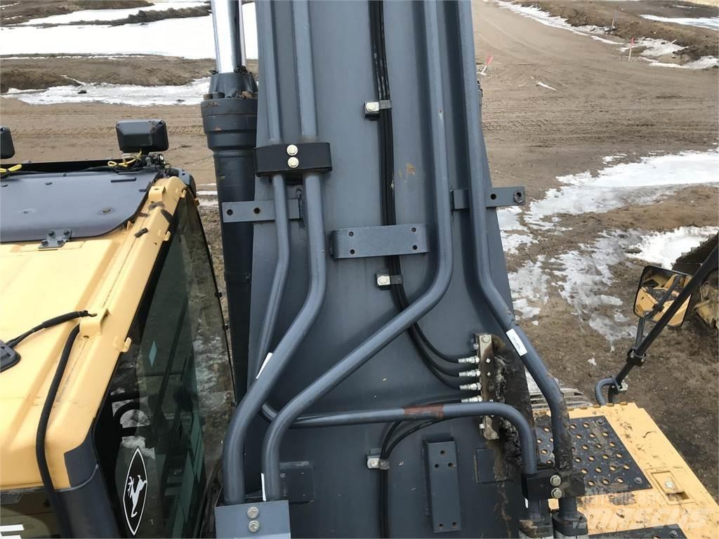 John Deere 470G LC Crawler excavators