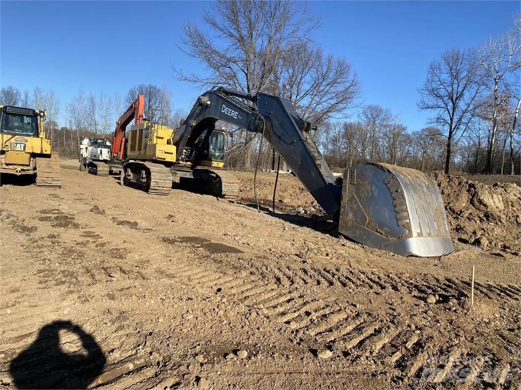John Deere 670G LC Crawler excavators