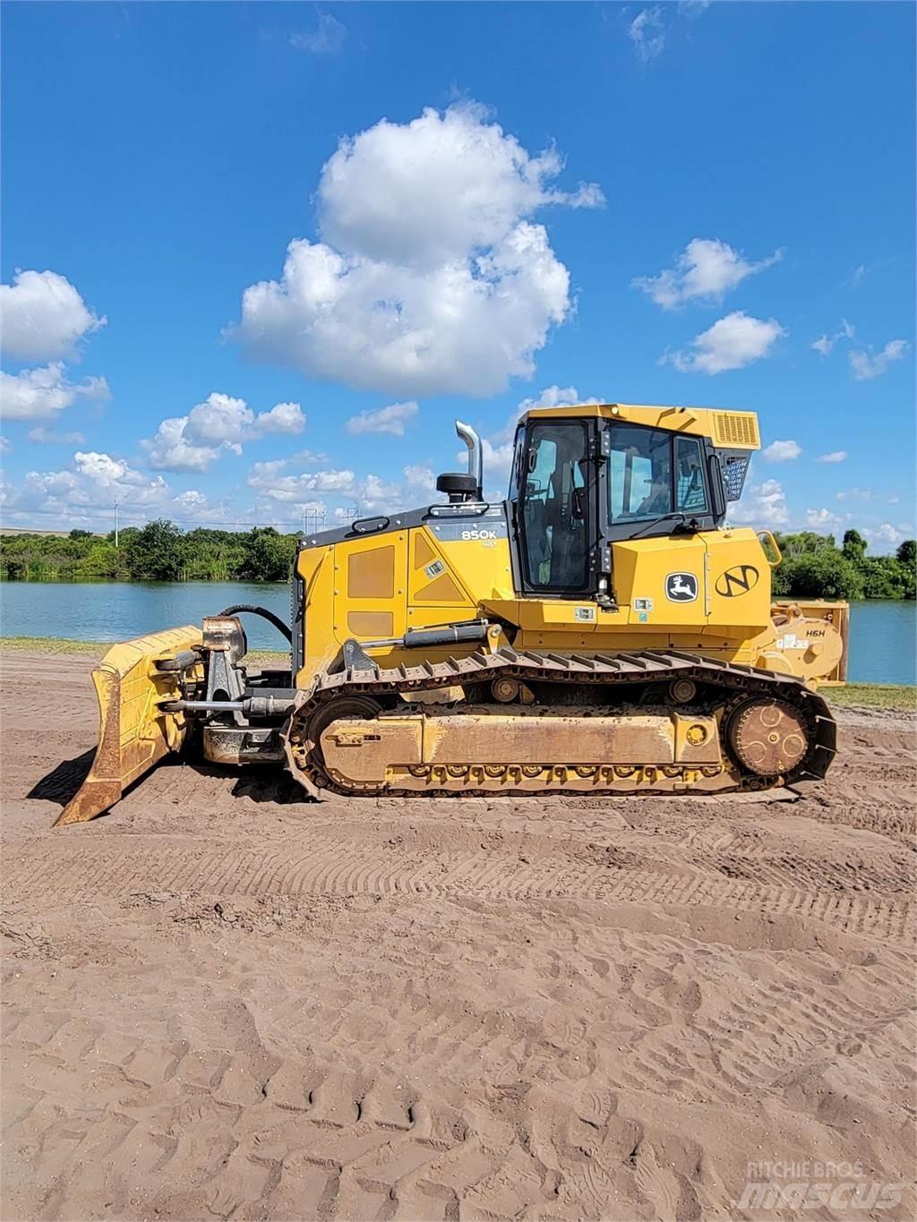 John Deere 850K WLT Crawler dozers