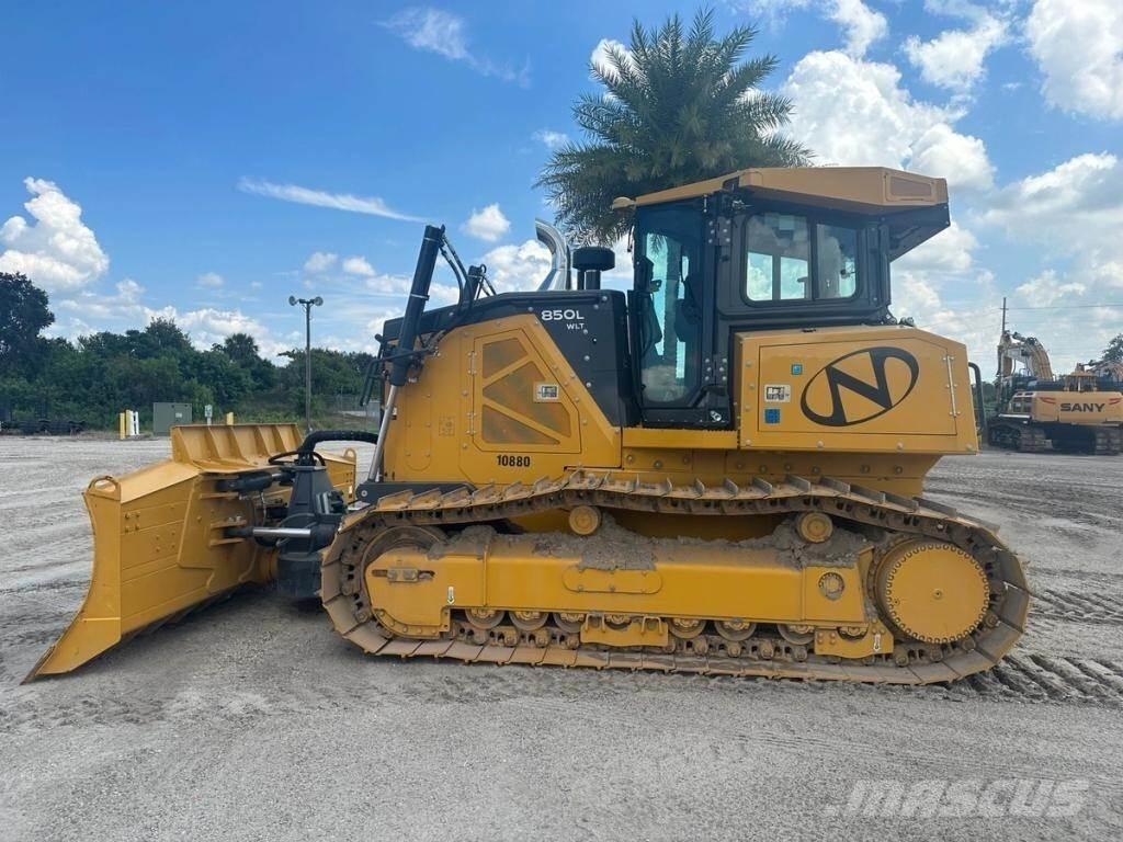 John Deere 850L WLT Crawler dozers
