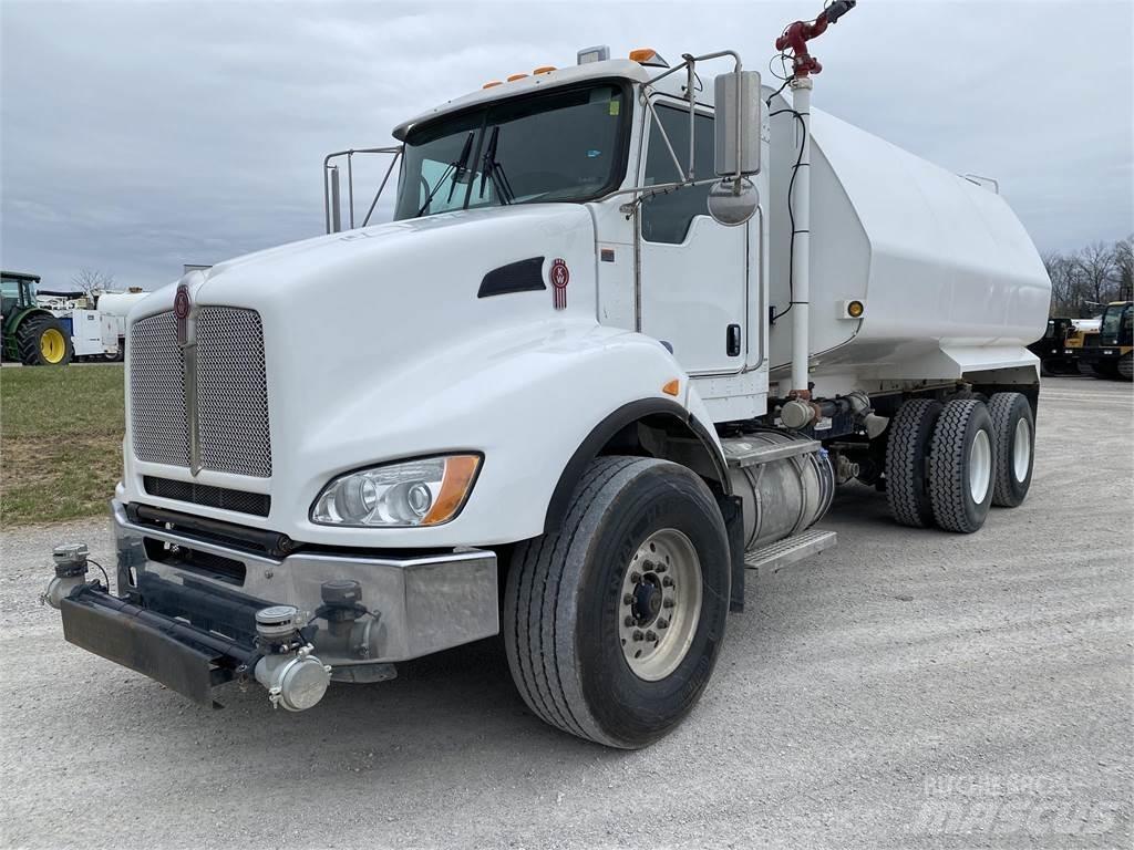 Kenworth T440 Water bowser