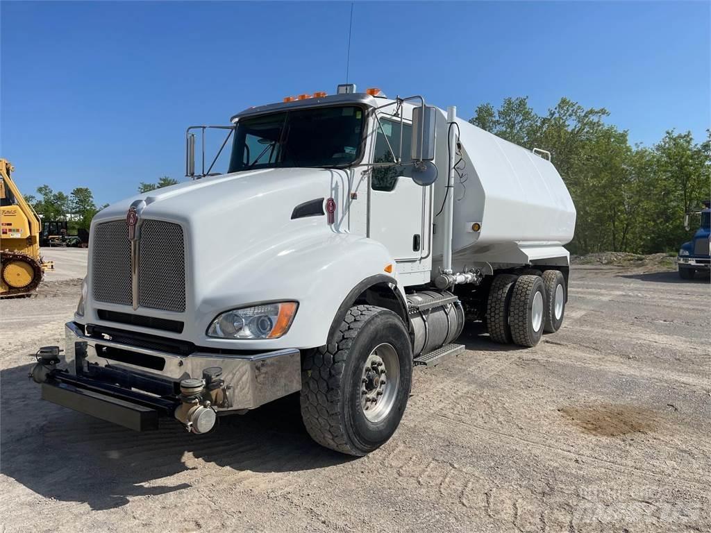 Kenworth T440 Water bowser
