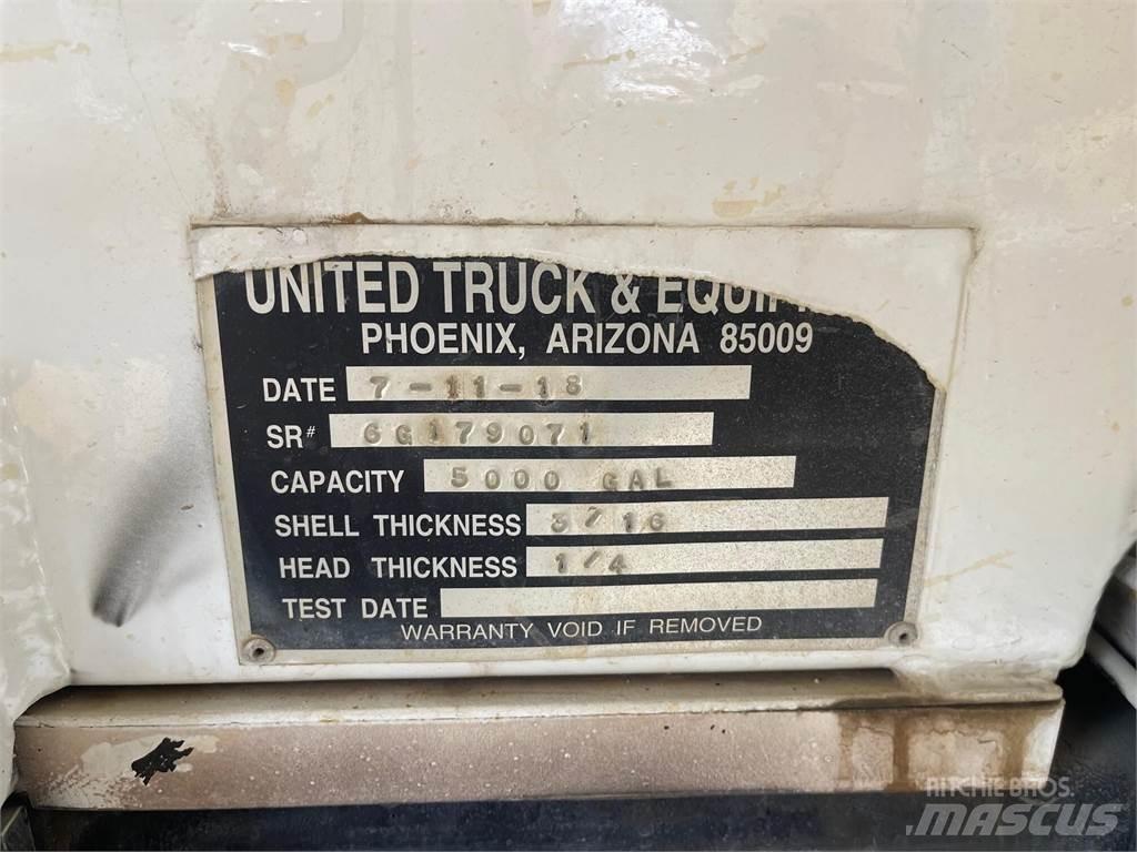 Kenworth T440 Water bowser