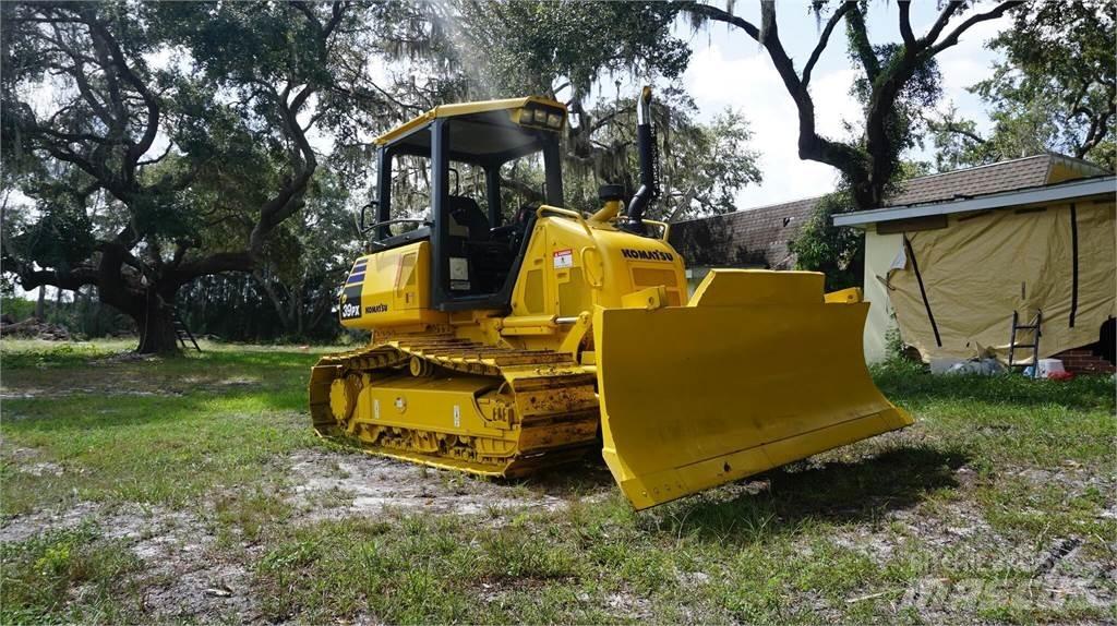 Komatsu D39PX-24 Crawler dozers
