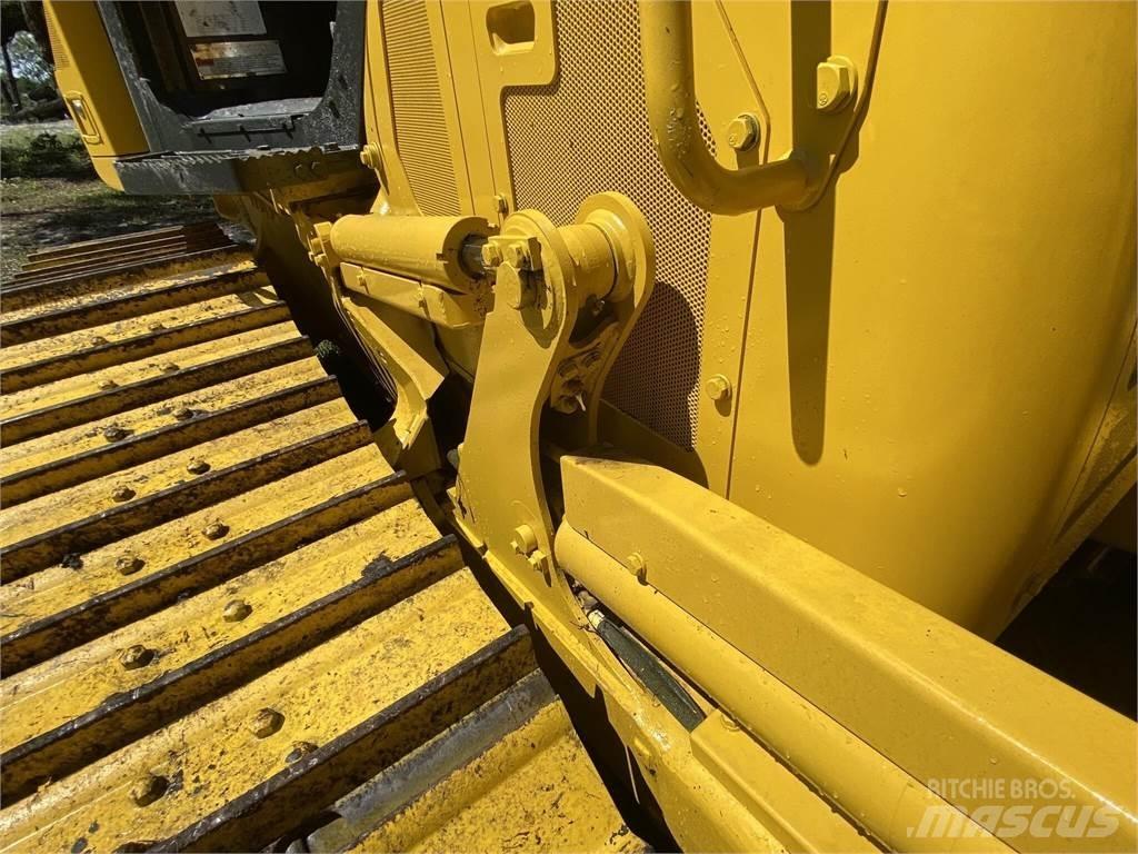 Komatsu D39PX-24 Crawler dozers
