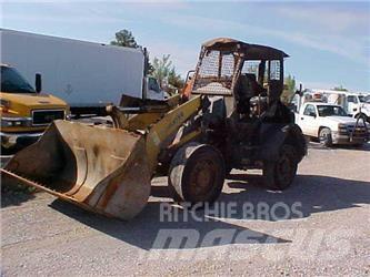 Komatsu WA100 Wheel loaders